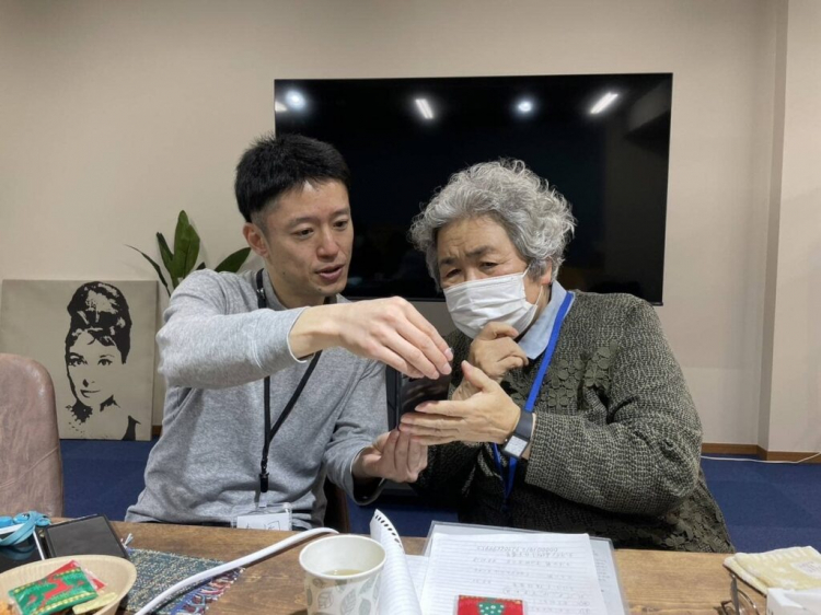 まちなかサロンスマホカフェ　スマホの操作方法・お話しボランティア募集